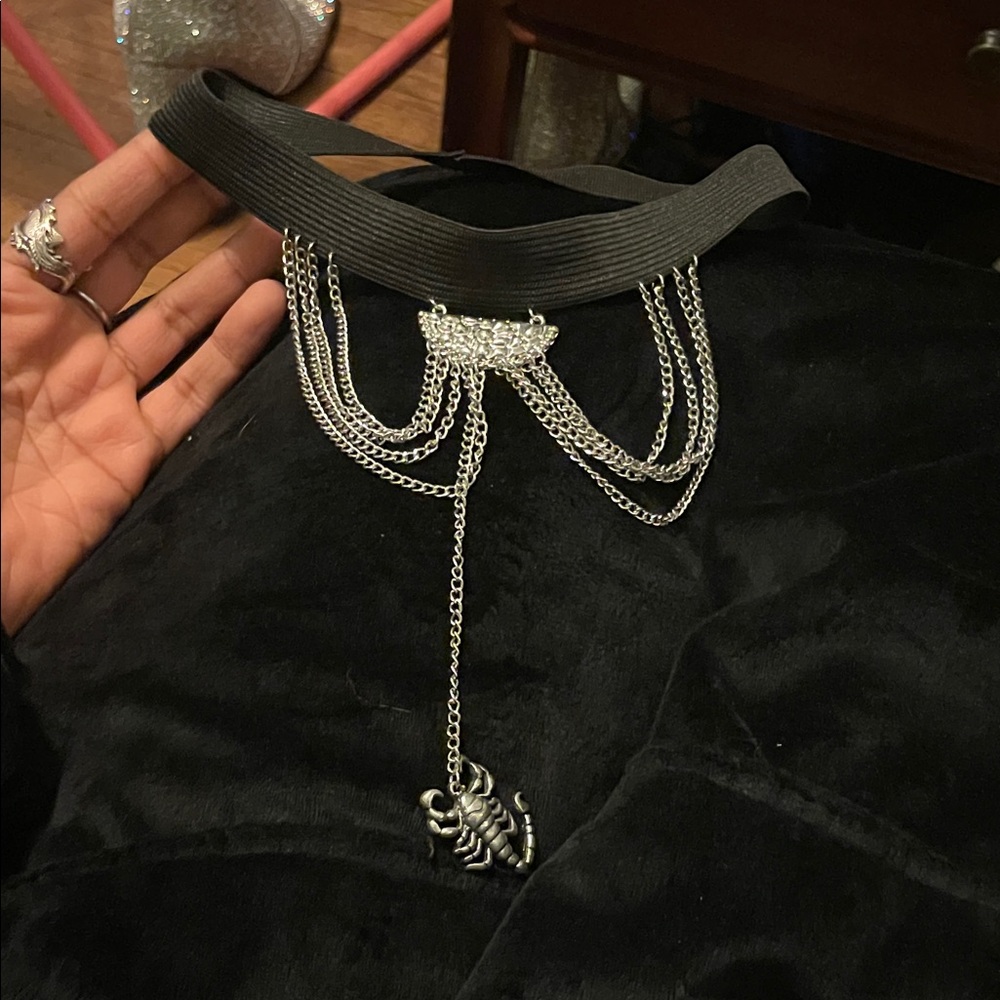 Silver Chain Choker Necklace with Scorpion Pendant